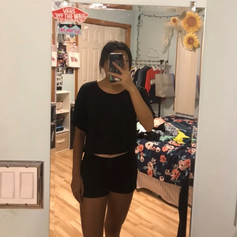 Black tee